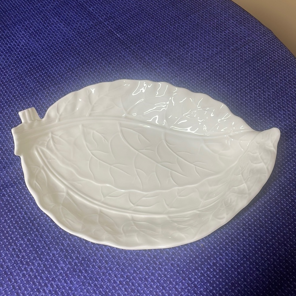 Royal Worcester Fern 3564 Leaf Shaped Serving Platter Dish